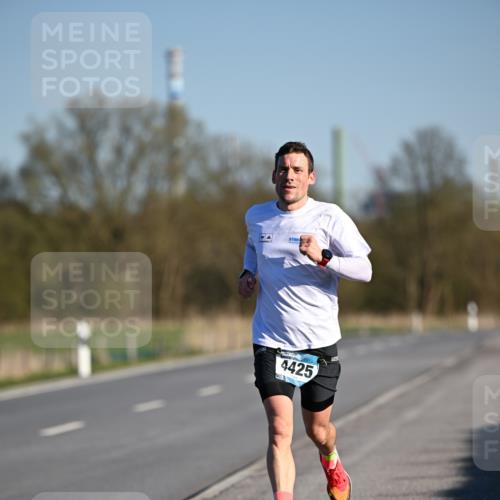 06.04.2025 - 44. Internationalen Wilhelmsburger Insellauf Dr. Thomas Lammeyer http://msf.ph/oto/7549555 06.04.2025 09:17:35 Laufen 4425 meine-sportfotos.de