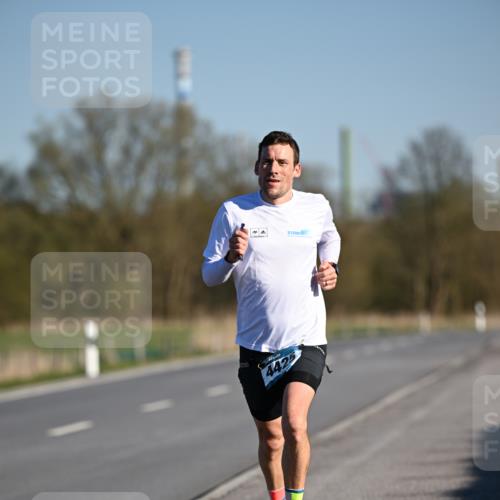 06.04.2025 - 44. Internationalen Wilhelmsburger Insellauf Dr. Thomas Lammeyer http://msf.ph/oto/7549557 06.04.2025 09:17:35 Laufen 4425 meine-sportfotos.de