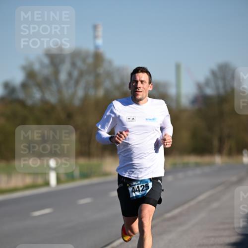 06.04.2025 - 44. Internationalen Wilhelmsburger Insellauf Dr. Thomas Lammeyer http://msf.ph/oto/7549558 06.04.2025 09:17:35 Laufen 4425 meine-sportfotos.de