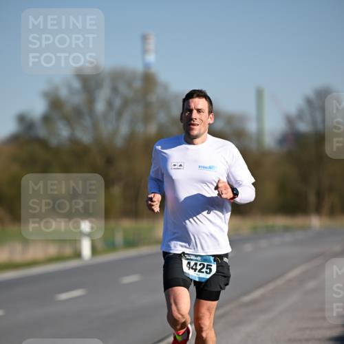 06.04.2025 - 44. Internationalen Wilhelmsburger Insellauf Dr. Thomas Lammeyer http://msf.ph/oto/7549559 06.04.2025 09:17:36 Laufen 4425 meine-sportfotos.de