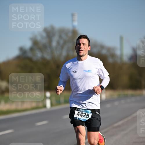 06.04.2025 - 44. Internationalen Wilhelmsburger Insellauf Dr. Thomas Lammeyer http://msf.ph/oto/7549561 06.04.2025 09:17:36 Laufen 4425 meine-sportfotos.de