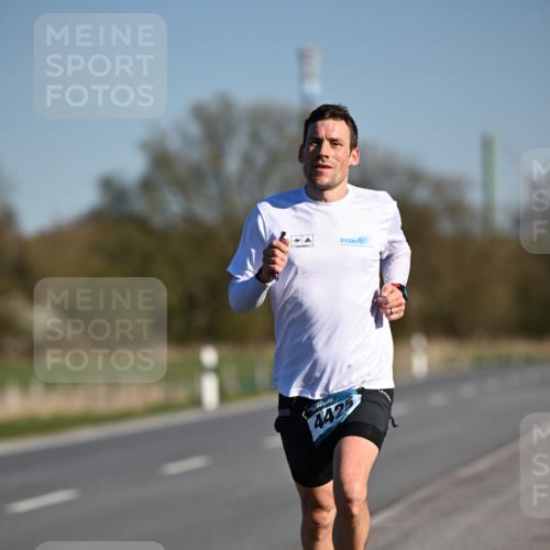 06.04.2025 - 44. Internationalen Wilhelmsburger Insellauf Dr. Thomas Lammeyer http://msf.ph/oto/7549562 06.04.2025 09:17:36 Laufen 4425 meine-sportfotos.de