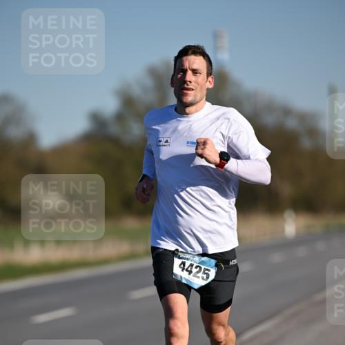 06.04.2025 - 44. Internationalen Wilhelmsburger Insellauf Dr. Thomas Lammeyer http://msf.ph/oto/7549565 06.04.2025 09:17:36 Laufen 4425 meine-sportfotos.de