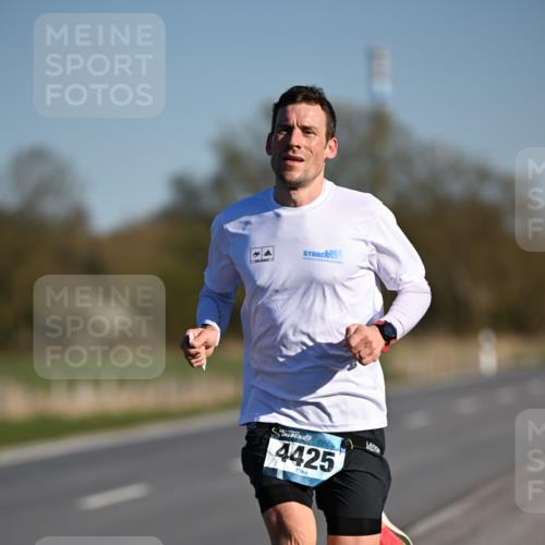 06.04.2025 - 44. Internationalen Wilhelmsburger Insellauf Dr. Thomas Lammeyer http://msf.ph/oto/7549566 06.04.2025 09:17:36 Laufen 4425 meine-sportfotos.de