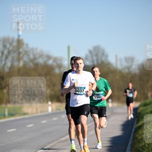 06.04.2025 - 44. Internationalen Wilhelmsburger Insellauf Dr. Thomas Lammeyer http://msf.ph/oto/7549573 06.04.2025 09:17:59 Laufen 5037, 3398 meine-sportfotos.de