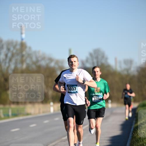 06.04.2025 - 44. Internationalen Wilhelmsburger Insellauf Dr. Thomas Lammeyer http://msf.ph/oto/7549576 06.04.2025 09:17:59 Laufen 5037, 3398 meine-sportfotos.de