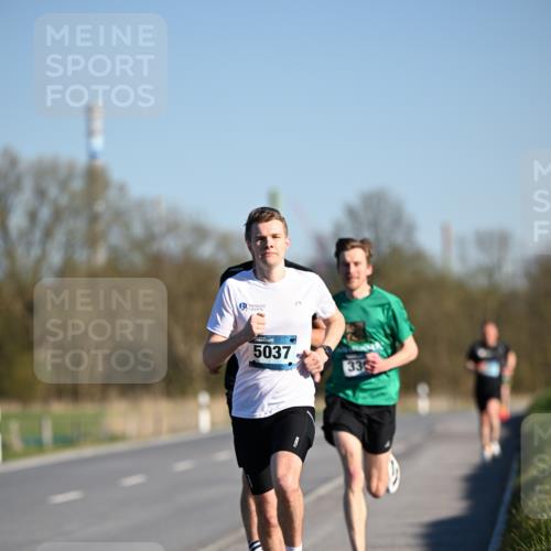 06.04.2025 - 44. Internationalen Wilhelmsburger Insellauf Dr. Thomas Lammeyer http://msf.ph/oto/7549578 06.04.2025 09:17:59 Laufen 5037, 33 meine-sportfotos.de