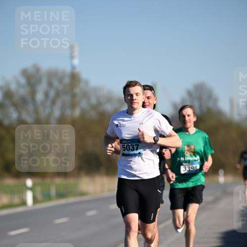 06.04.2025 - 44. Internationalen Wilhelmsburger Insellauf Dr. Thomas Lammeyer http://msf.ph/oto/7549579 06.04.2025 09:18:00 Laufen 5037, 3398 meine-sportfotos.de