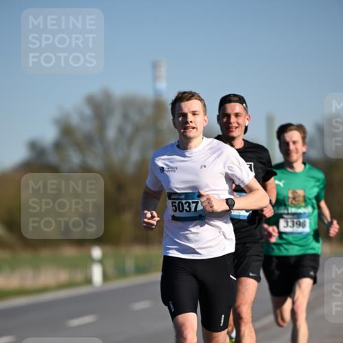 06.04.2025 - 44. Internationalen Wilhelmsburger Insellauf Dr. Thomas Lammeyer http://msf.ph/oto/7549584 06.04.2025 09:18:00 Laufen 5037, 3398 meine-sportfotos.de