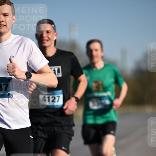 06.04.2025 - 44. Internationalen Wilhelmsburger Insellauf Dr. Thomas Lammeyer http://msf.ph/oto/7549589 06.04.2025 09:18:02 Laufen 37, 4127 meine-sportfotos.de