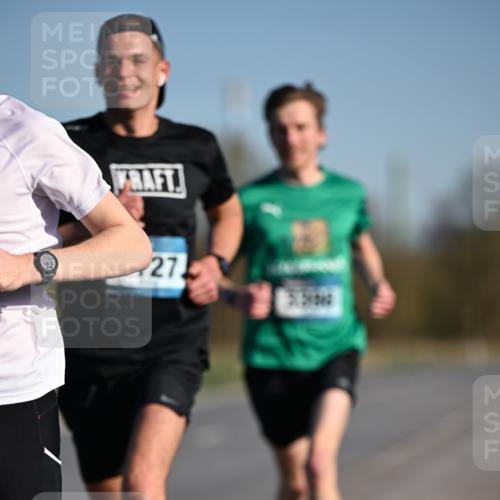 06.04.2025 - 44. Internationalen Wilhelmsburger Insellauf Dr. Thomas Lammeyer http://msf.ph/oto/7549590 06.04.2025 09:18:02 Laufen 27 meine-sportfotos.de