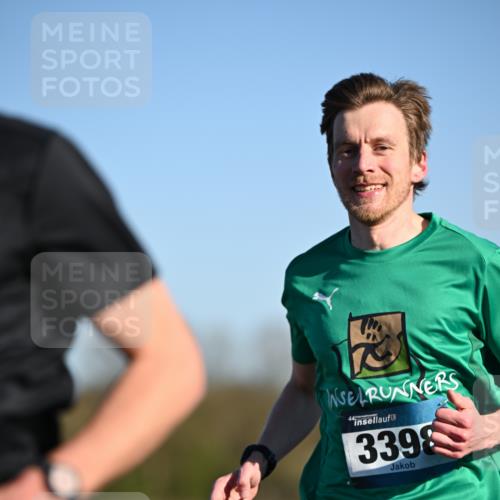 06.04.2025 - 44. Internationalen Wilhelmsburger Insellauf Dr. Thomas Lammeyer http://msf.ph/oto/7549597 06.04.2025 09:18:03 Laufen 44, 3398 meine-sportfotos.de