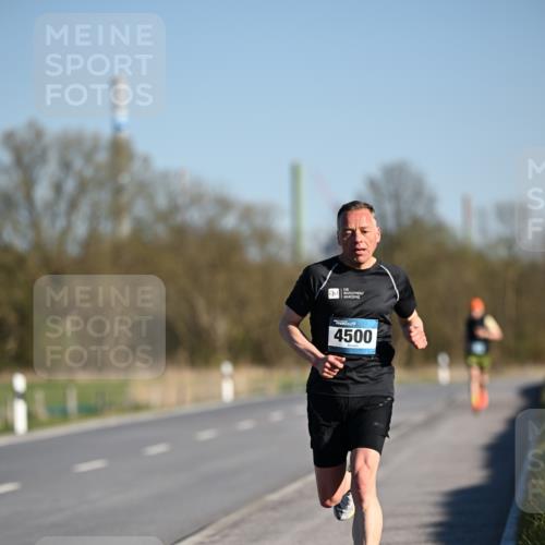 06.04.2025 - 44. Internationalen Wilhelmsburger Insellauf Dr. Thomas Lammeyer http://msf.ph/oto/7549606 06.04.2025 09:18:08 Laufen 4500 meine-sportfotos.de