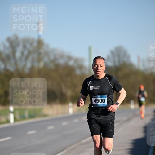 06.04.2025 - 44. Internationalen Wilhelmsburger Insellauf Dr. Thomas Lammeyer http://msf.ph/oto/7549609 06.04.2025 09:18:08 Laufen 4500 meine-sportfotos.de