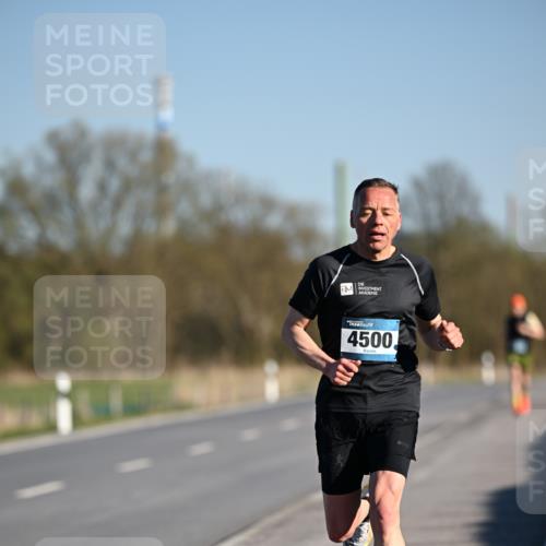 06.04.2025 - 44. Internationalen Wilhelmsburger Insellauf Dr. Thomas Lammeyer http://msf.ph/oto/7549611 06.04.2025 09:18:09 Laufen 4500 meine-sportfotos.de