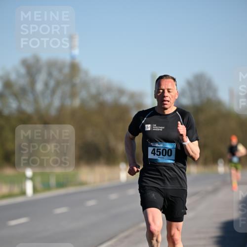 06.04.2025 - 44. Internationalen Wilhelmsburger Insellauf Dr. Thomas Lammeyer http://msf.ph/oto/7549612 06.04.2025 09:18:09 Laufen 4500 meine-sportfotos.de