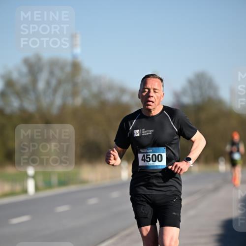 06.04.2025 - 44. Internationalen Wilhelmsburger Insellauf Dr. Thomas Lammeyer http://msf.ph/oto/7549614 06.04.2025 09:18:09 Laufen 4500 meine-sportfotos.de