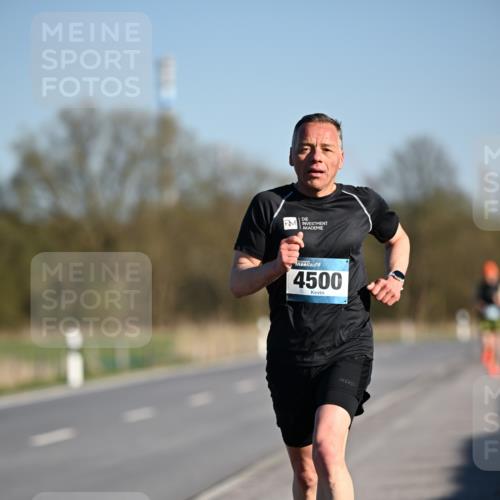 06.04.2025 - 44. Internationalen Wilhelmsburger Insellauf Dr. Thomas Lammeyer http://msf.ph/oto/7549615 06.04.2025 09:18:09 Laufen 4500 meine-sportfotos.de