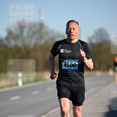 06.04.2025 - 44. Internationalen Wilhelmsburger Insellauf Dr. Thomas Lammeyer http://msf.ph/oto/7549617 06.04.2025 09:18:10 Laufen 4500 meine-sportfotos.de