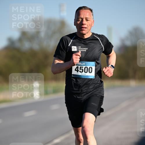 06.04.2025 - 44. Internationalen Wilhelmsburger Insellauf Dr. Thomas Lammeyer http://msf.ph/oto/7549620 06.04.2025 09:18:10 Laufen 4500 meine-sportfotos.de