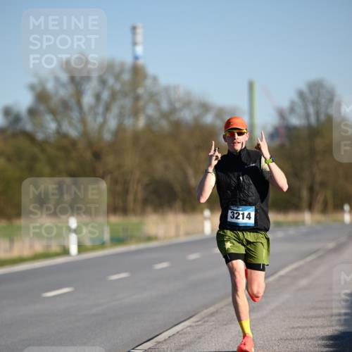 06.04.2025 - 44. Internationalen Wilhelmsburger Insellauf Dr. Thomas Lammeyer http://msf.ph/oto/7549625 06.04.2025 09:18:19 Laufen 3214 meine-sportfotos.de