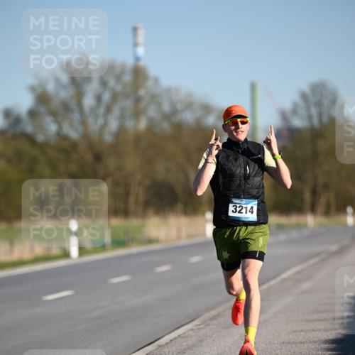06.04.2025 - 44. Internationalen Wilhelmsburger Insellauf Dr. Thomas Lammeyer http://msf.ph/oto/7549627 06.04.2025 09:18:19 Laufen 3214 meine-sportfotos.de
