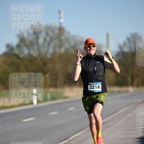 06.04.2025 - 44. Internationalen Wilhelmsburger Insellauf Dr. Thomas Lammeyer http://msf.ph/oto/7549631 06.04.2025 09:18:20 Laufen 3214 meine-sportfotos.de