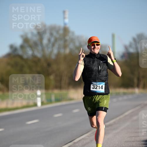06.04.2025 - 44. Internationalen Wilhelmsburger Insellauf Dr. Thomas Lammeyer http://msf.ph/oto/7549632 06.04.2025 09:18:20 Laufen 3214 meine-sportfotos.de