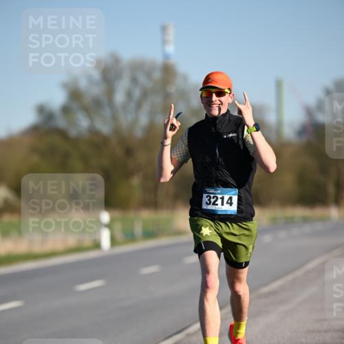 06.04.2025 - 44. Internationalen Wilhelmsburger Insellauf Dr. Thomas Lammeyer http://msf.ph/oto/7549634 06.04.2025 09:18:20 Laufen 3214 meine-sportfotos.de
