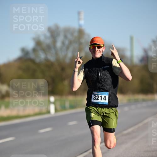 06.04.2025 - 44. Internationalen Wilhelmsburger Insellauf Dr. Thomas Lammeyer http://msf.ph/oto/7549635 06.04.2025 09:18:21 Laufen 3214 meine-sportfotos.de
