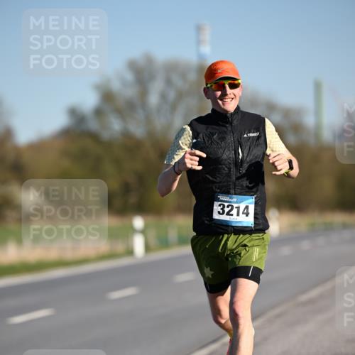 06.04.2025 - 44. Internationalen Wilhelmsburger Insellauf Dr. Thomas Lammeyer http://msf.ph/oto/7549637 06.04.2025 09:18:21 Laufen 3214 meine-sportfotos.de