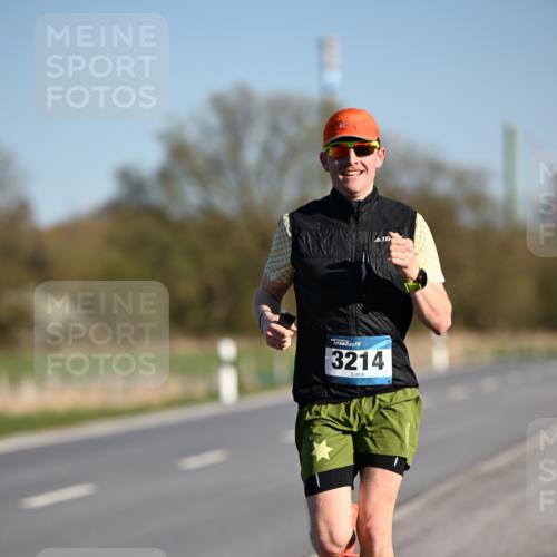06.04.2025 - 44. Internationalen Wilhelmsburger Insellauf Dr. Thomas Lammeyer http://msf.ph/oto/7549638 06.04.2025 09:18:21 Laufen 3214 meine-sportfotos.de