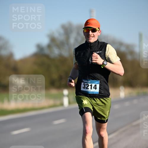 06.04.2025 - 44. Internationalen Wilhelmsburger Insellauf Dr. Thomas Lammeyer http://msf.ph/oto/7549639 06.04.2025 09:18:21 Laufen 3214 meine-sportfotos.de