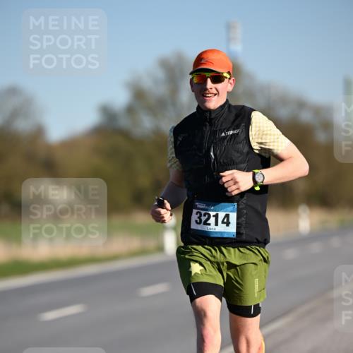 06.04.2025 - 44. Internationalen Wilhelmsburger Insellauf Dr. Thomas Lammeyer http://msf.ph/oto/7549640 06.04.2025 09:18:21 Laufen 3214 meine-sportfotos.de