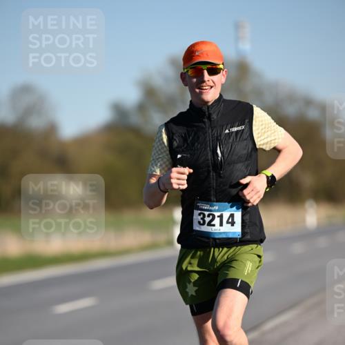 06.04.2025 - 44. Internationalen Wilhelmsburger Insellauf Dr. Thomas Lammeyer http://msf.ph/oto/7549641 06.04.2025 09:18:21 Laufen 3214 meine-sportfotos.de