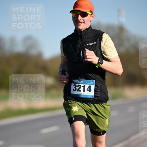 06.04.2025 - 44. Internationalen Wilhelmsburger Insellauf Dr. Thomas Lammeyer http://msf.ph/oto/7549644 06.04.2025 09:18:22 Laufen 3214 meine-sportfotos.de