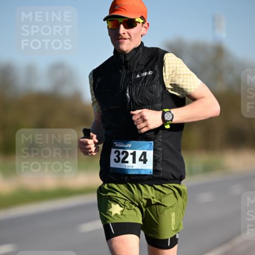 06.04.2025 - 44. Internationalen Wilhelmsburger Insellauf Dr. Thomas Lammeyer http://msf.ph/oto/7549645 06.04.2025 09:18:22 Laufen 3214 meine-sportfotos.de