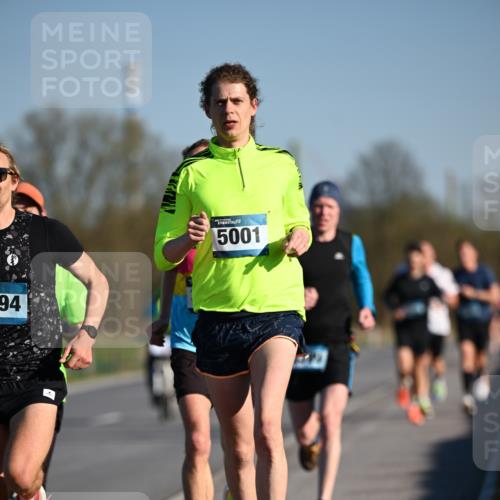 06.04.2025 - 44. Internationalen Wilhelmsburger Insellauf Dr. Thomas Lammeyer http://msf.ph/oto/7549699 06.04.2025 09:19:00 Laufen 94, 5001 meine-sportfotos.de