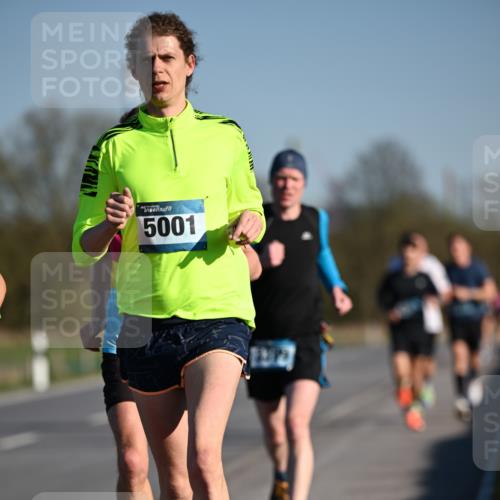 06.04.2025 - 44. Internationalen Wilhelmsburger Insellauf Dr. Thomas Lammeyer http://msf.ph/oto/7549703 06.04.2025 09:19:01 Laufen 5001 meine-sportfotos.de