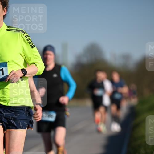 06.04.2025 - 44. Internationalen Wilhelmsburger Insellauf Dr. Thomas Lammeyer http://msf.ph/oto/7549706 06.04.2025 09:19:01 Laufen  meine-sportfotos.de