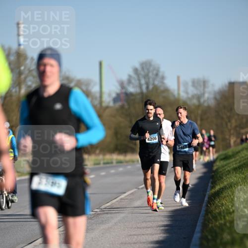 06.04.2025 - 44. Internationalen Wilhelmsburger Insellauf Dr. Thomas Lammeyer http://msf.ph/oto/7549708 06.04.2025 09:19:02 Laufen 4206, 3457 meine-sportfotos.de