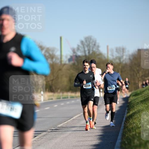 06.04.2025 - 44. Internationalen Wilhelmsburger Insellauf Dr. Thomas Lammeyer http://msf.ph/oto/7549711 06.04.2025 09:19:02 Laufen 4206, 3457 meine-sportfotos.de