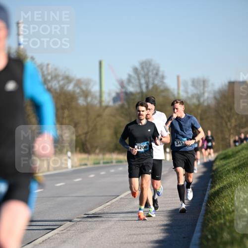 06.04.2025 - 44. Internationalen Wilhelmsburger Insellauf Dr. Thomas Lammeyer http://msf.ph/oto/7549713 06.04.2025 09:19:03 Laufen 4206, 345 meine-sportfotos.de
