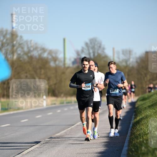 06.04.2025 - 44. Internationalen Wilhelmsburger Insellauf Dr. Thomas Lammeyer http://msf.ph/oto/7549717 06.04.2025 09:19:03 Laufen 4206, 3457 meine-sportfotos.de
