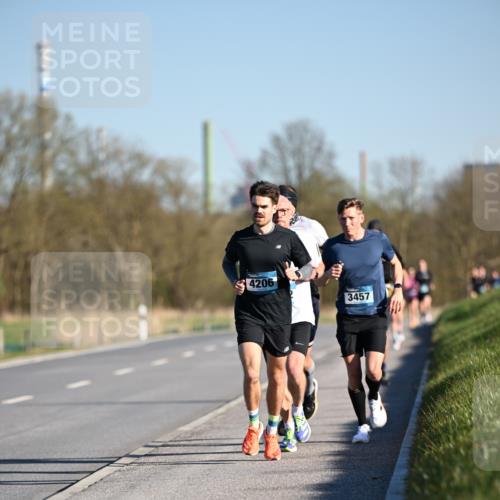 06.04.2025 - 44. Internationalen Wilhelmsburger Insellauf Dr. Thomas Lammeyer http://msf.ph/oto/7549719 06.04.2025 09:19:04 Laufen 4206, 3457 meine-sportfotos.de