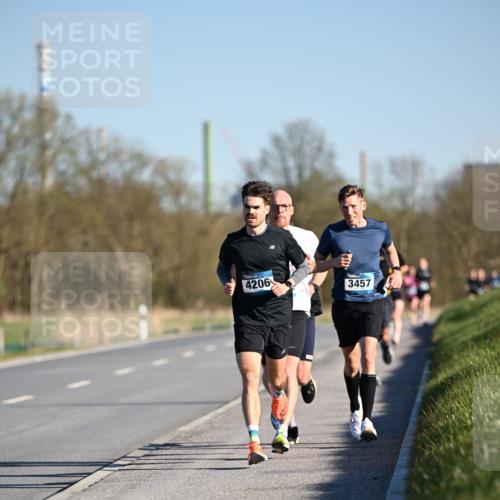 06.04.2025 - 44. Internationalen Wilhelmsburger Insellauf Dr. Thomas Lammeyer http://msf.ph/oto/7549720 06.04.2025 09:19:04 Laufen 4206, 3457 meine-sportfotos.de