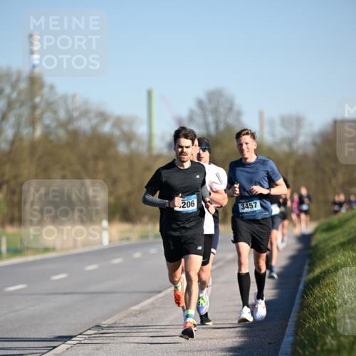 06.04.2025 - 44. Internationalen Wilhelmsburger Insellauf Dr. Thomas Lammeyer http://msf.ph/oto/7549721 06.04.2025 09:19:04 Laufen 206, 3457 meine-sportfotos.de