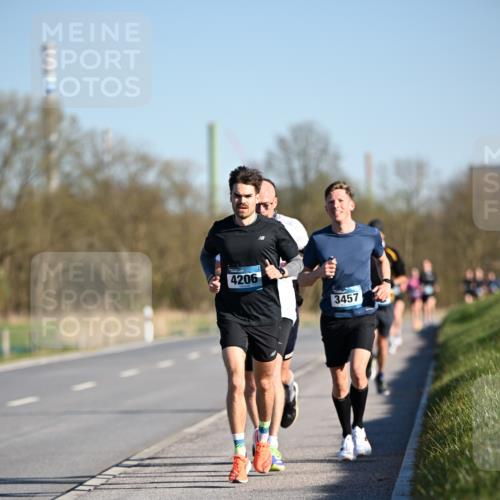 06.04.2025 - 44. Internationalen Wilhelmsburger Insellauf Dr. Thomas Lammeyer http://msf.ph/oto/7549723 06.04.2025 09:19:04 Laufen 4206, 3457 meine-sportfotos.de