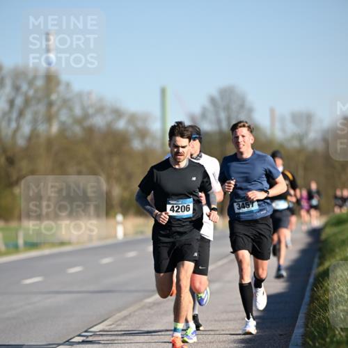 06.04.2025 - 44. Internationalen Wilhelmsburger Insellauf Dr. Thomas Lammeyer http://msf.ph/oto/7549725 06.04.2025 09:19:05 Laufen 4206, 3457 meine-sportfotos.de