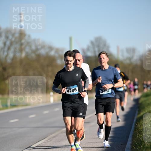 06.04.2025 - 44. Internationalen Wilhelmsburger Insellauf Dr. Thomas Lammeyer http://msf.ph/oto/7549728 06.04.2025 09:19:05 Laufen 4206, 3457 meine-sportfotos.de